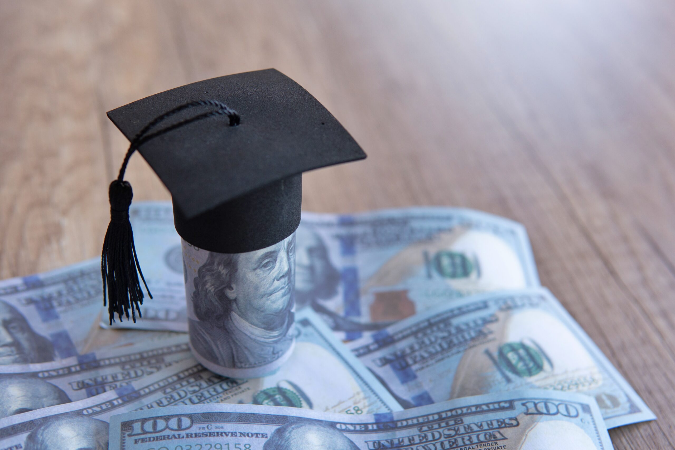 How Much Cash You Can Carry Abroad Legally?