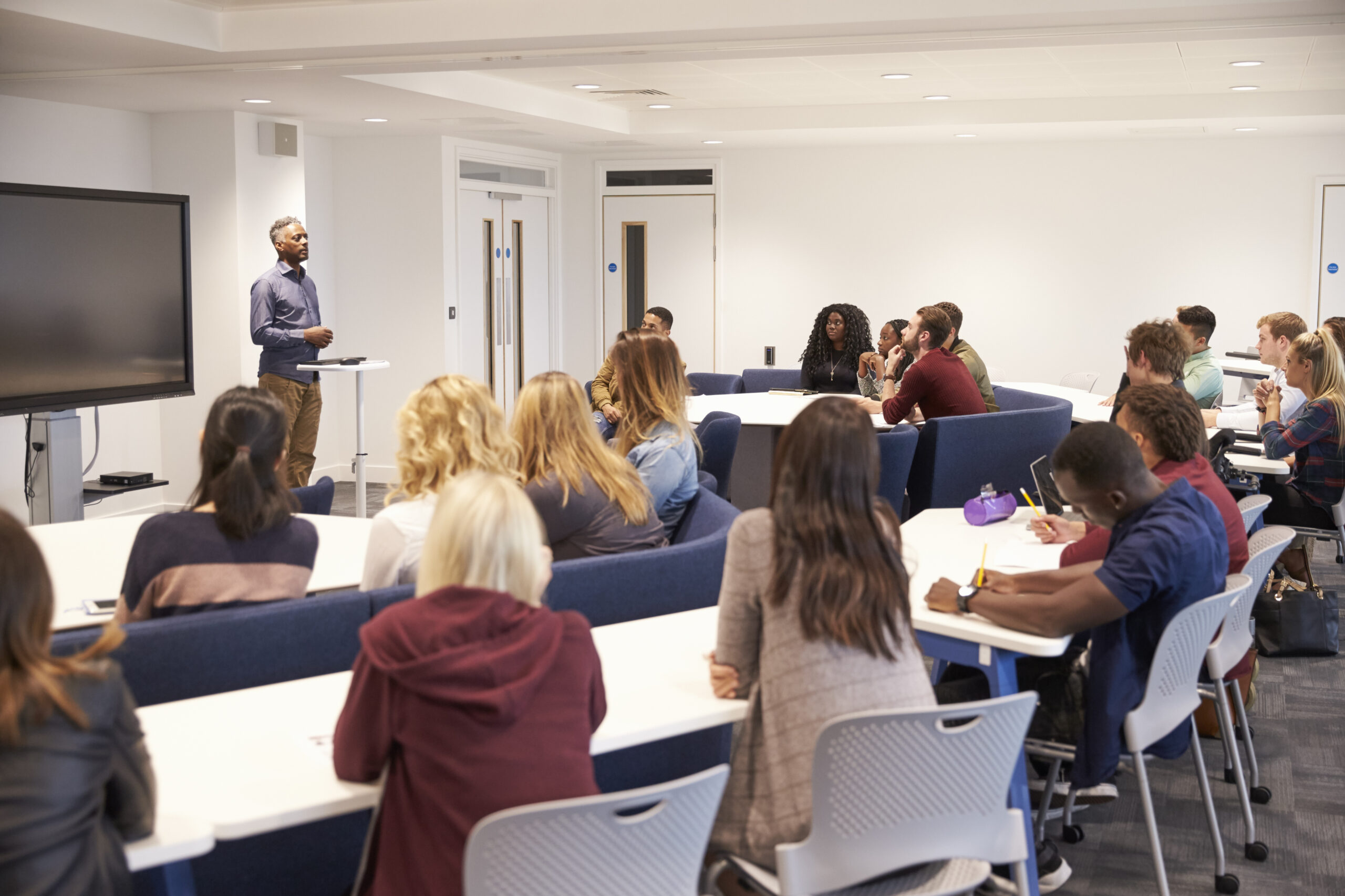 One year masters programs in the UK: Cost, Eligibility & More