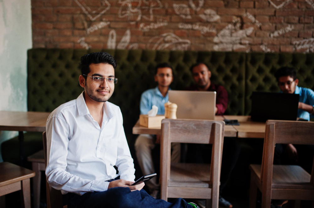 study abroad for working professionals in Delhi choosing a global Master’s